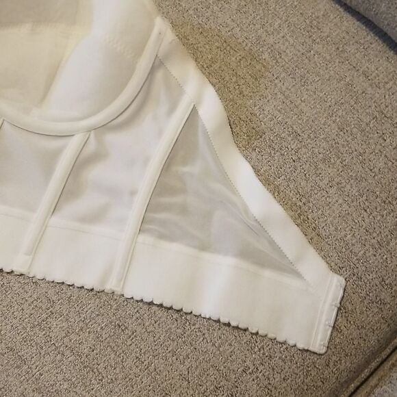 Vintage white bustier corset topBrand: Dominique Size: 40C - Picture 9 of 10
